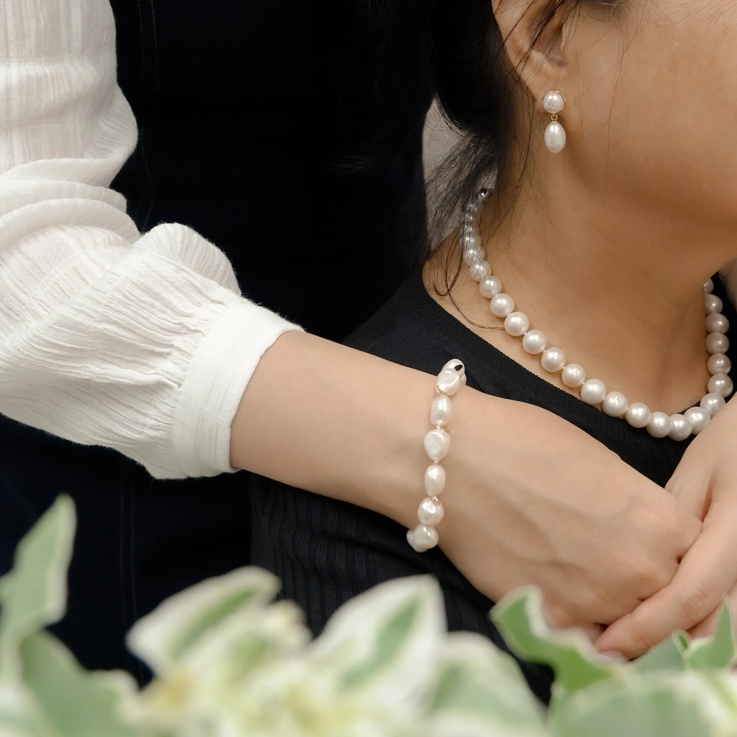 LUNA PEARL BRACELET