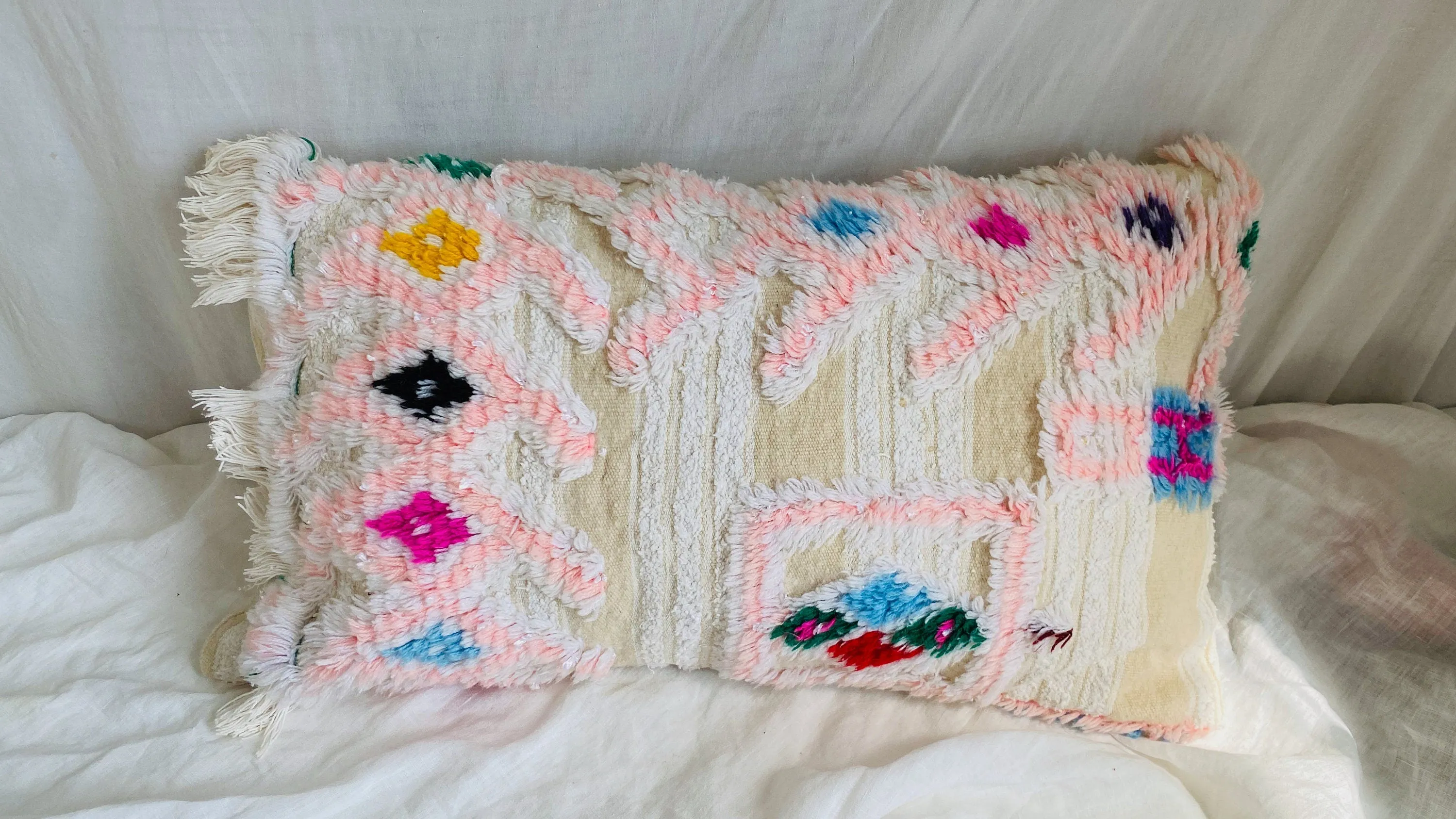 Vintage Moroccan Pillow. Wedding Blanket. Handira. Wool and Cotton.